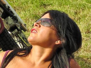LadysexHotpussy - Ich liebe heißen Camsex. Wenn Du mich so richtig leidenschaftlich und versaut mit Dildo und mehr erleben willst, besuche mich doch einfach... Freue mich auf Dich!!! - Alter: 50 / Löwe - Größe: 160 / normal - Geschlecht: weiblich - Sexuelle Orientierung: heterosexuell - Haarfarbe: schwarz / lang - Intimpiercing: Bauchnabel - BH-Größe: D - Hautfarbe: gebräunt - Augenfarbe: braun - Intimrasur: vollrasiert