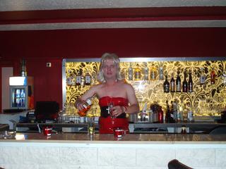 TocaDisco - Im Privatclub tanze ich nur an der Stange und auf High Heels, mein Spielzeug habe ich immer dabei. Willst Du mir beim Tanzen zusehen und an meiner Seite sein? Meist trage ich Lack und Leder - mir wird immer ganz heiss, wenn ich an Dich denke. Eine vibrierende Disco-Kugel leuchtet die Emotionen aus. Lass uns gemeinsam feiern, denn Du machst mich so willenlos. Ich verführe Dich mit meinem Zauberstab, wenn Du es willst. Oder möchtest Du die Regie übernehmen. Aber vergiss nicht - mir ist so heiss!!! - Alter: 52 / Widder - Größe: 183 / normal - Geschlecht: transsexuell - Sexuelle Orientierung: bisexuell - Haarfarbe: blond / mittellang - Intimpiercing: keins - BH-Größe: - Hautfarbe: weiss - Augenfarbe: blau - Intimrasur: vollrasiert