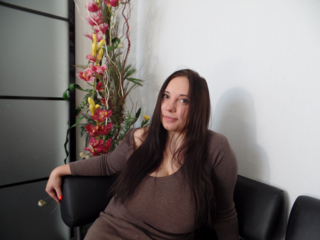 MillaGr - sweet and sensual show... im lucky to have some fun with u... just give me chance to show how beautiful i am... - Alter: 26 / Steinbock - Größe: 167 / mollig - Geschlecht: weiblich - Sexuelle Orientierung: bisexuell - Haarfarbe: schwarz / sehr lang - Intimpiercing: keins - BH-Größe: E und mehr - Hautfarbe: weiss - Augenfarbe: braun - Intimrasur: vollrasiert