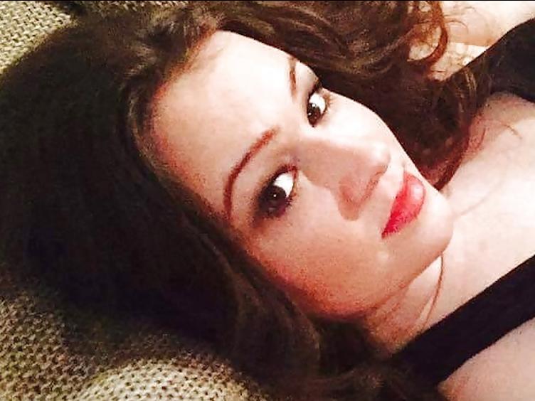 MissAngelique - Ich mach Dich richtig heiß und zeige Dir, wie versaut ich sein kann. Ich habe viel Spielzeug. Freu mich auf Dich, Du wirst es nicht bereuen. - Alter: 30 / Stier - Größe: 175 / mollig - Geschlecht: weiblich - Sexuelle Orientierung: heterosexuell - Haarfarbe: brünett / kurz - Intimpiercing: Bauchnabel - BH-Größe: D - Hautfarbe: weiss - Augenfarbe: braun - Intimrasur: vollrasiert