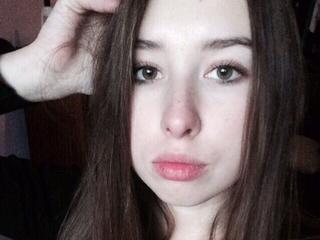 SarraLu - I am simply girl which study in the college. I like it and i like to have fun. In my life i trying to be happy and feel free. Hope he e i will meet a lot interesting men ! - Alter: 19 / Widder - Größe: 172 / schlank - Geschlecht: weiblich - Sexuelle Orientierung: heterosexuell - Haarfarbe: brünett / sehr lang - Intimpiercing: keins - BH-Größe: A - Hautfarbe: weiss - Augenfarbe: grün - Intimrasur: teilrasiert