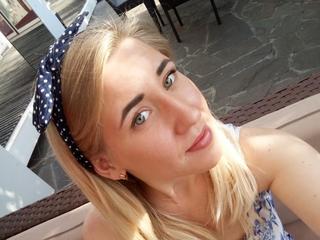 MeganLog - I am blonde girl and i like to have many friends. Hope you are here gys. Welcome to my room everyone - Alter: 22 / Jungfrau - Größe: 168 / normal - Geschlecht: weiblich - Sexuelle Orientierung: heterosexuell - Haarfarbe: blond / lang - Intimpiercing: keins - BH-Größe: A - Hautfarbe: weiss - Augenfarbe: blau - Intimrasur: teilrasiert