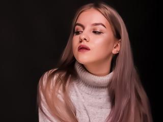LindseyLe - My friends and close people say I am easy-going, smart and responsible woman with a wonderful sense of humor and a BIG BIG heart with much love, passion and devotion. I want to give you some my fun and energy - Alter: 21 / Stier - Größe: 170 / normal - Geschlecht: weiblich - Sexuelle Orientierung: heterosexuell - Haarfarbe: blond / sehr lang - Intimpiercing: Gesicht - BH-Größe: C - Hautfarbe: weiss - Augenfarbe: blau - Intimrasur: teilrasiert