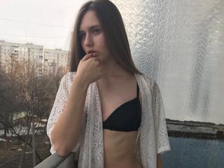 MerilRi - Hey guys! Lets have fun with me! I like to be cool and sweet and be free with men. Come to my room to see all my beautiful body - Alter: 19 / Löwe - Größe: 166 / schlank - Geschlecht: weiblich - Sexuelle Orientierung: heterosexuell - Haarfarbe: brünett / sehr lang - Intimpiercing: keins - BH-Größe: A - Hautfarbe: weiss - Augenfarbe: blau - Intimrasur: teilrasiert