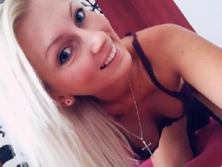 SquirtStar - Ich bin deine geile Schlampe.. Ich liebe anal, deepthroat, fisting und squirting. Besuch mich doch einfach mal in meiner Liveshow :-* Deine Jane - Alter: 26 / Fische - Größe: 178 / normal - Geschlecht: weiblich - Sexuelle Orientierung: bisexuell - Haarfarbe: blond / lang - Intimpiercing: Bauchnabel - BH-Größe: C - Hautfarbe: weiss - Augenfarbe: grün - Intimrasur: teilrasiert