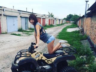 Svvat - I like to have fun time with a hot man. I like drive, ride, and relax with you - Alter: 29 / Löwe - Größe: 172 / normal - Geschlecht: weiblich - Sexuelle Orientierung: bisexuell - Haarfarbe: brünett / mittellang - Intimpiercing: Bauchnabel - BH-Größe: A - Hautfarbe: weiss - Augenfarbe: grau - Intimrasur: vollrasiert